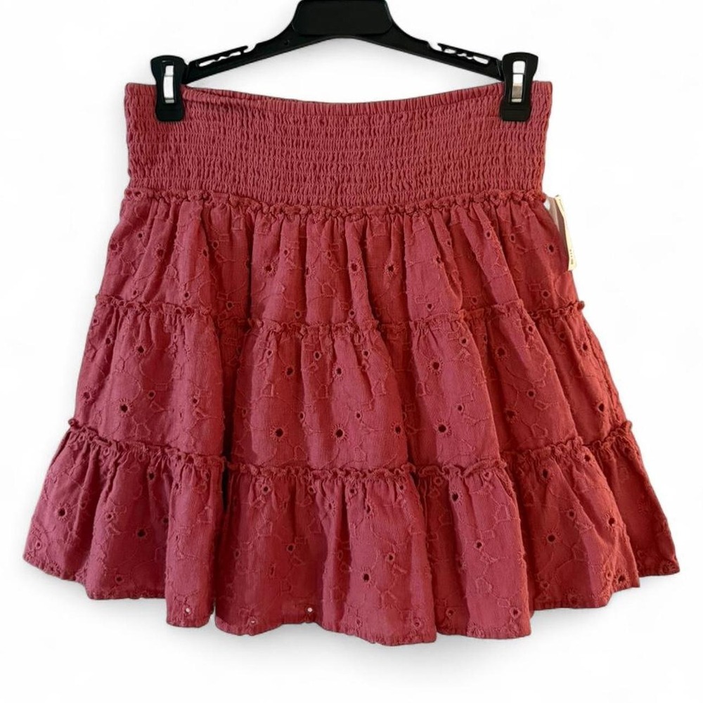 American Eagle pink eyelet mini skirt with elastic waistband and ruffles Sz XS